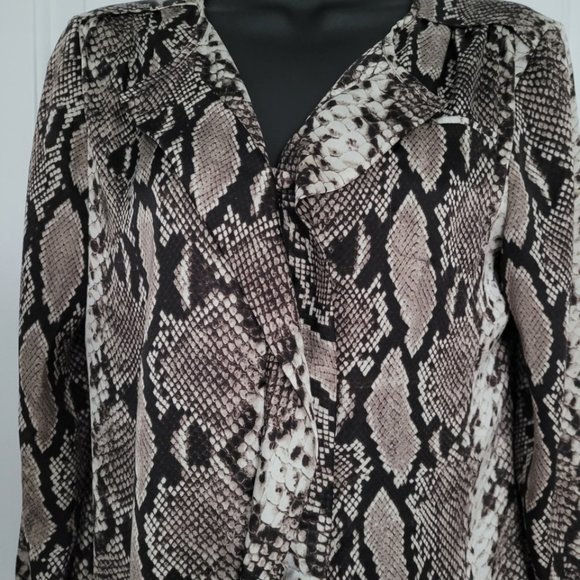 Jones New York ruffle front sleeved blouse - Picture 3 of 6